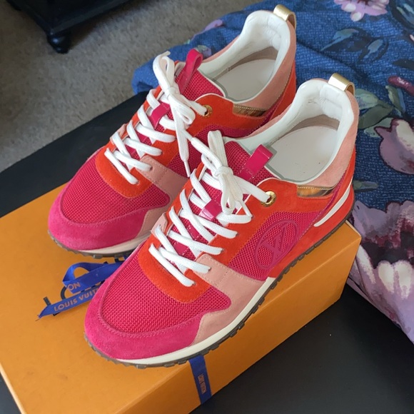 Beautiful Multi-Color Women’s Louis Vuitton Logo Sneakers - Picture 4 of 6